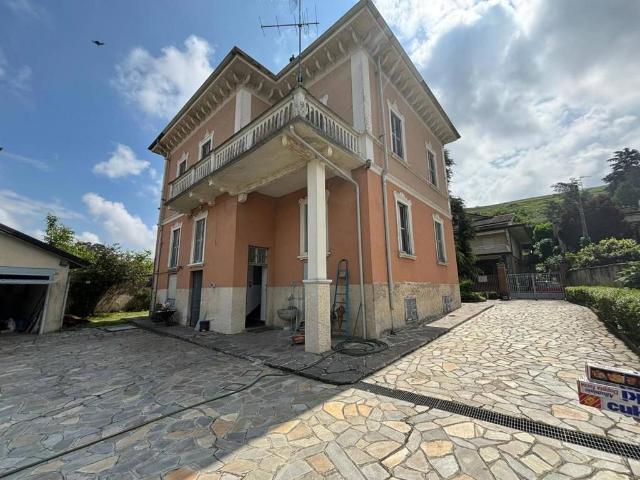 Villa Indipendente in vendita a Broni, Lombardia
