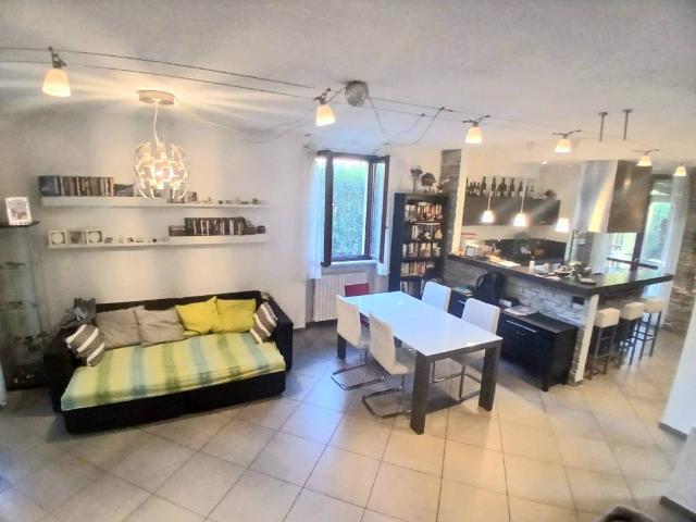 Villa Indipendente in vendita a Broni, Pavia