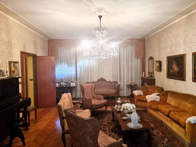 Villa Indipendente in vendita a Broni, Pavia