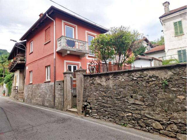 Villa Indipendente in vendita a Brovello-Carpugnino, Piemonte