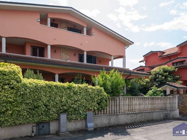 Villa Indipendente in vendita a Moncucco, Brugherio