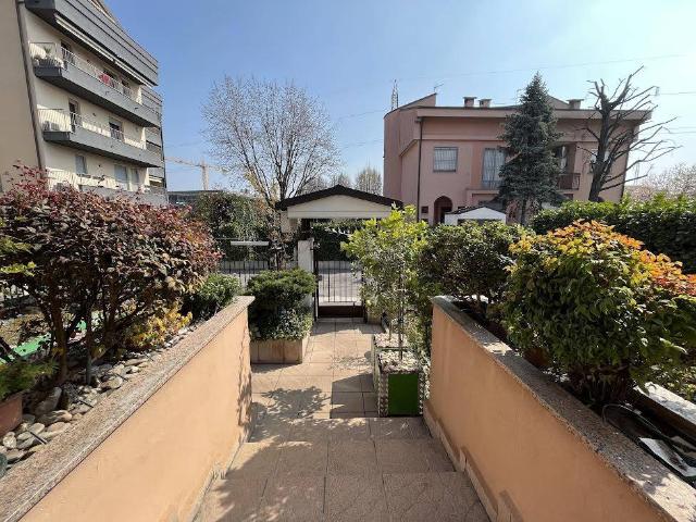 Villa Indipendente in vendita a Moncucco, Brugherio