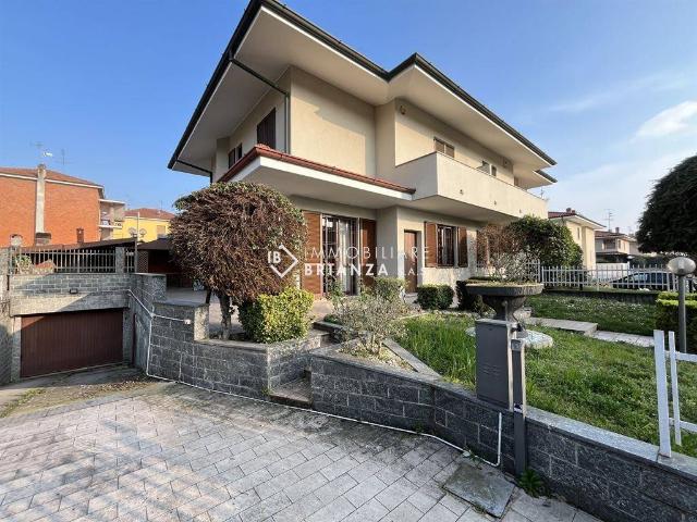 Villa Indipendente in vendita a Moncucco, Brugherio