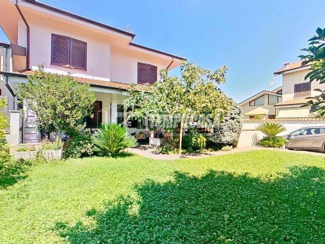 Villa Indipendente in vendita a San Damiano, Brugherio