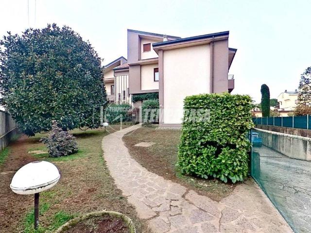 Villa Indipendente in vendita a Brugherio, Lombardia