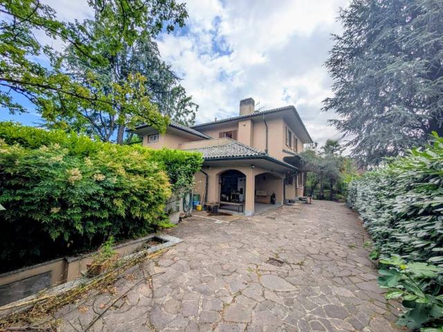 Villa Indipendente in vendita a Moncucco, Brugherio