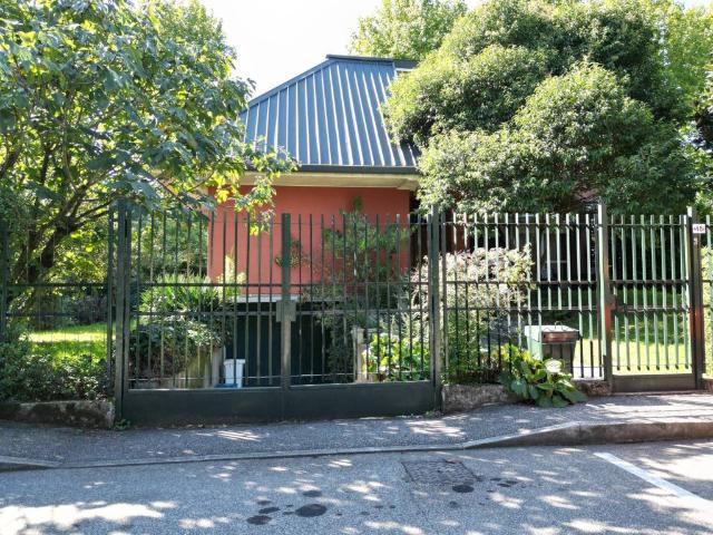 Villa Indipendente in vendita a Moncucco, Brugherio