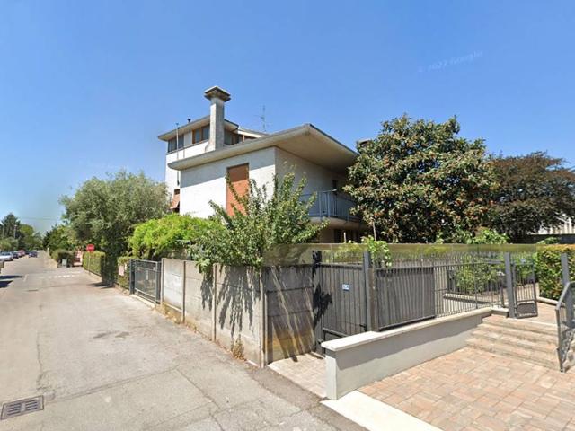 Villa Indipendente in vendita a Brugherio, Cascina Increa