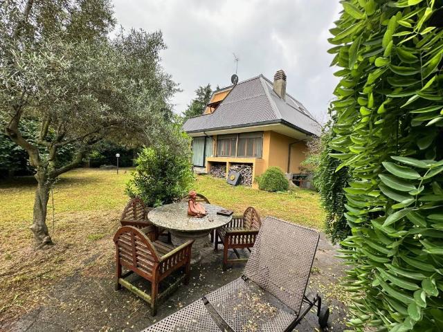 Villa Indipendente in vendita a Moncucco, Brugherio