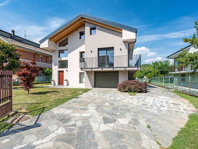 Villa Indipendente in vendita a Tetti Griglio, Piemonte