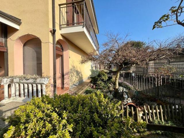 Villa Indipendente in vendita a Tetti Griglio, Piemonte