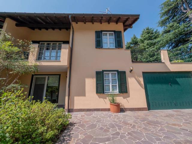 Villa Indipendente in vendita a Brunate, Lombardia