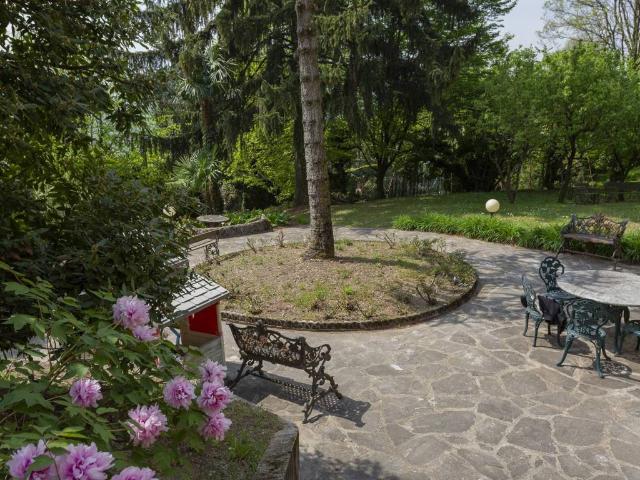 Villa Indipendente in vendita a Brunate, Lombardia