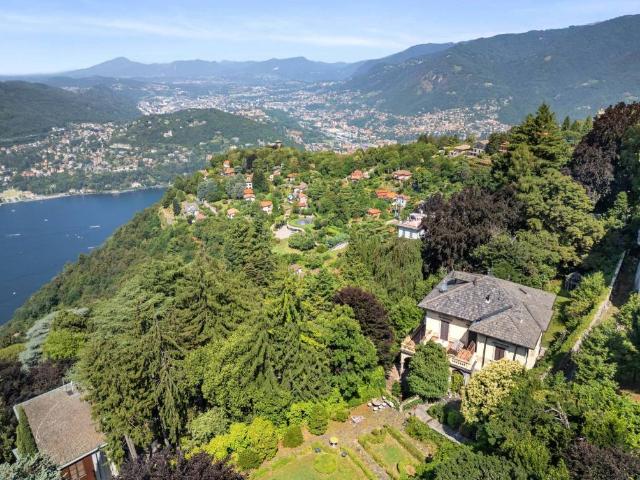 Villa Indipendente in vendita a Brunate, Lombardia