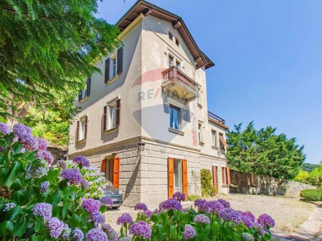 Villa Indipendente in vendita a Brunate, Como