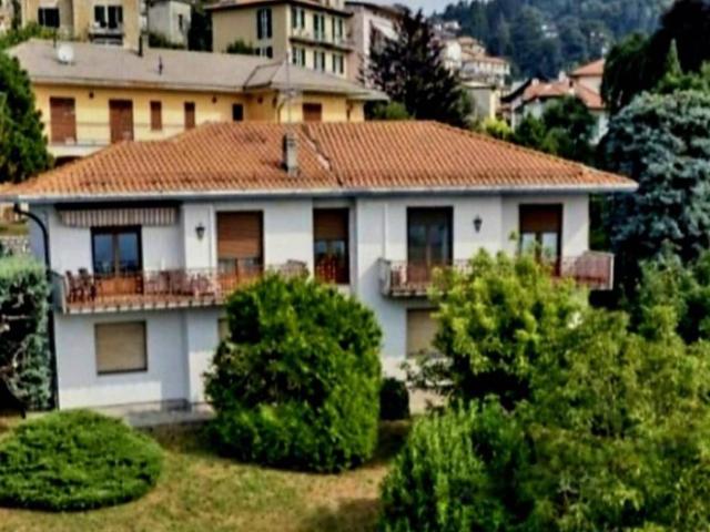 Villa Indipendente in vendita a Brunate, Como