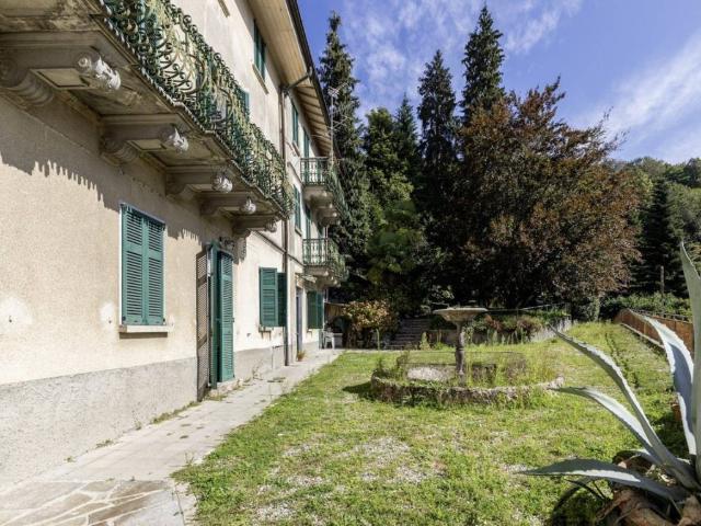 Villa Indipendente in vendita a Brunate, Lombardia