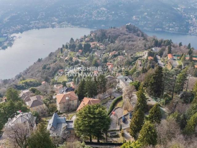 Villa Indipendente in vendita a San Maurizio, Brunate