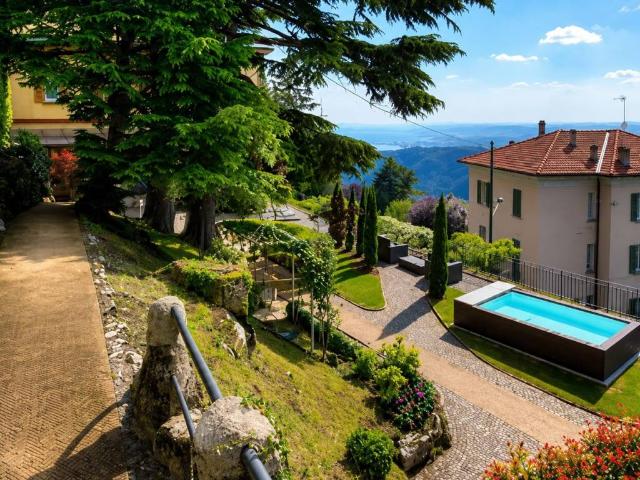 Villa Indipendente in vendita a San Maurizio, Brunate