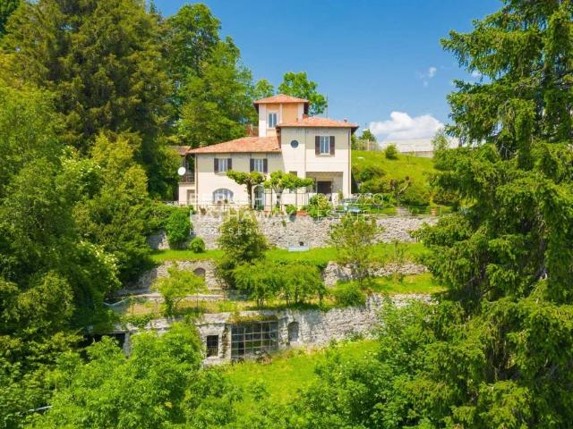 Villa Indipendente in vendita a Brunate, Como
