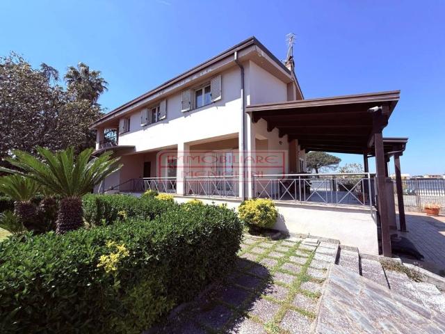 Villa Indipendente in vendita a Brusciano, Campania
