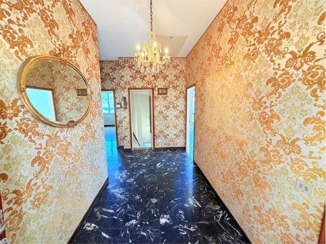 Villa Indipendente in vendita a Comunità Montana del Piambello, Brusimpiano