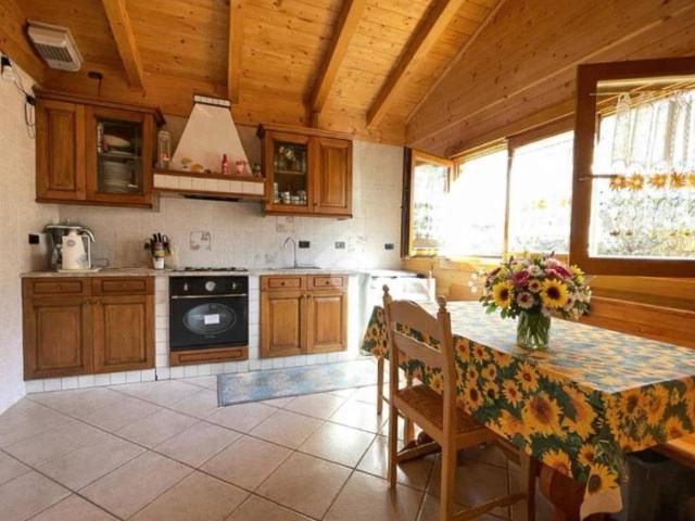 Villa Indipendente in vendita a Comunità Montana del Piambello, Brusimpiano