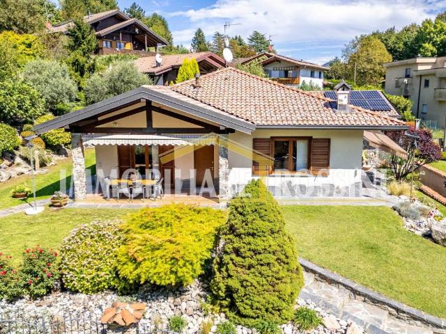 Villa Indipendente in vendita a Comunità Montana del Piambello, Brusimpiano
