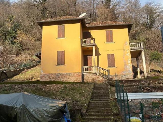 Villa Indipendente in vendita a Ardena, Brusimpiano
