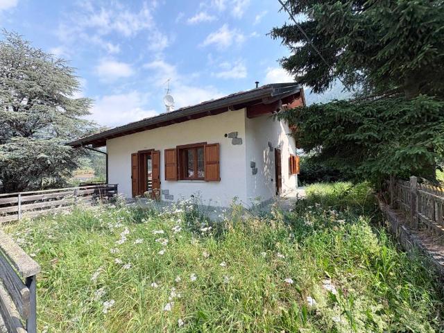 Villa Indipendente in vendita a Brusson, Aosta