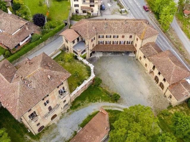Villa Indipendente in vendita a Piemonte, Asti