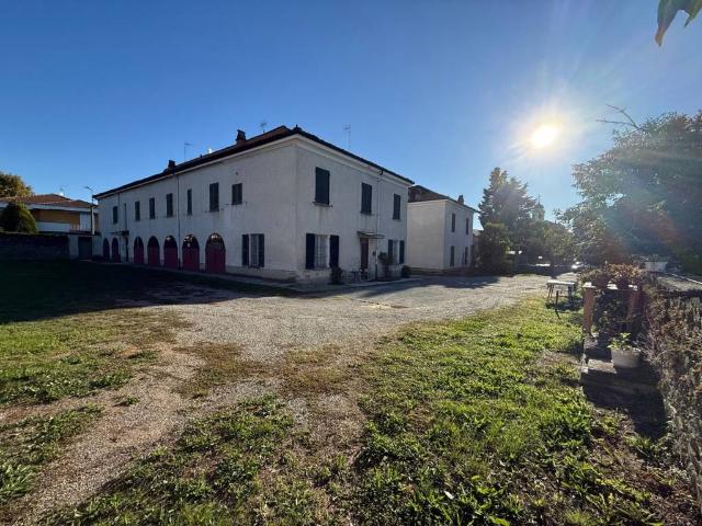 Villa Indipendente in vendita a Piemonte, Asti