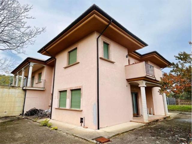 Villa Indipendente in vendita a Bucchianico, Abruzzo