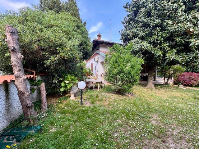 Villa Indipendente in vendita a Grancino, Buccinasco
