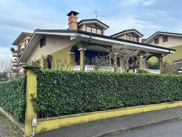 Villa Indipendente in vendita a Robarello, Buccinasco