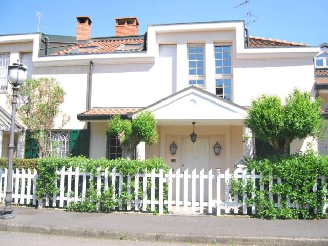 Villa Indipendente in vendita a Rovido, Buccinasco