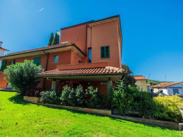 Villa Indipendente in vendita a Bucine, Toscana
