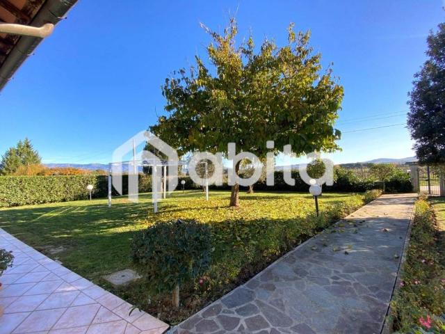 Villa Indipendente in vendita a Bucine, Toscana
