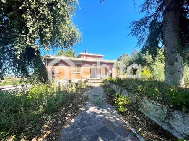 Villa Indipendente in vendita a Bucine, Toscana