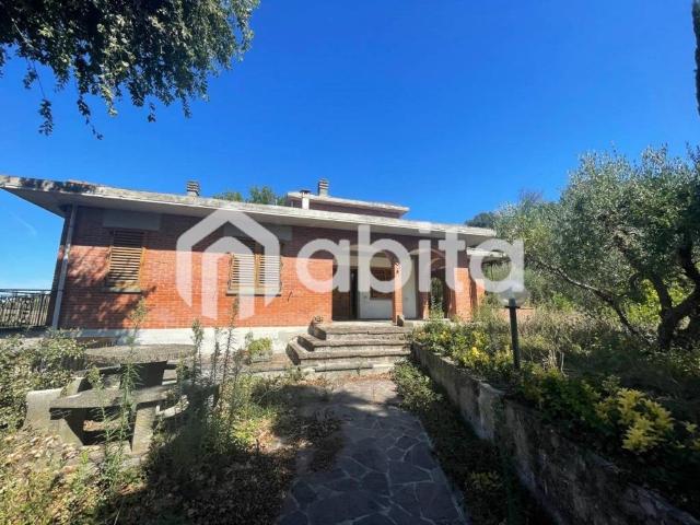 Villa Indipendente in vendita a Bucine, Toscana