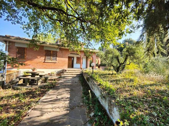 Villa Indipendente in vendita a Bucine, Toscana