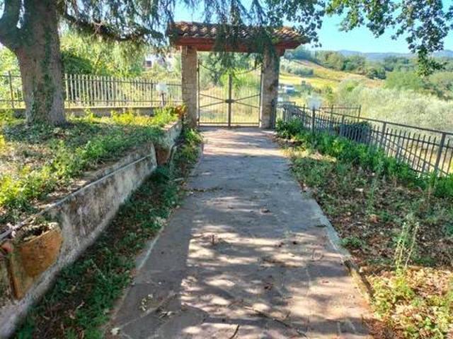 Villa Indipendente in vendita a Pogi, Bucine