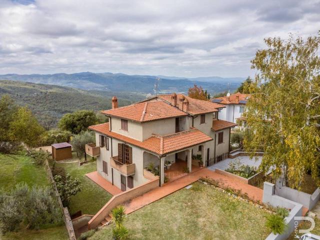 Villa Indipendente in vendita a Bucine, Toscana