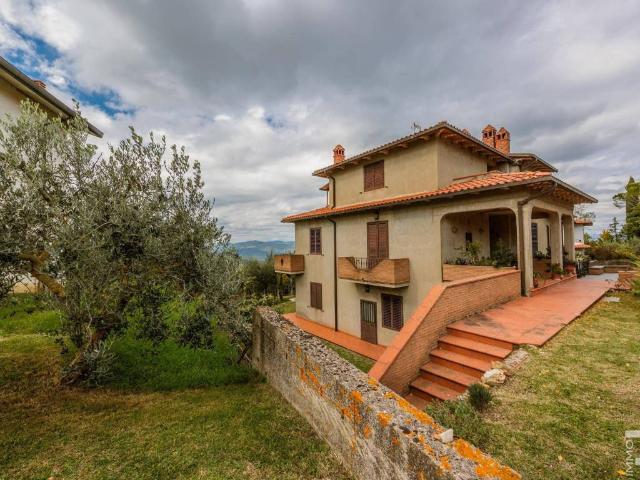 Villa Indipendente in vendita a Bucine, Toscana