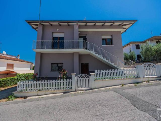 Villa Indipendente in vendita a Bucine, Toscana