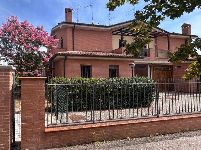 Villa Indipendente in vendita a Budrio, Reggio Emilia