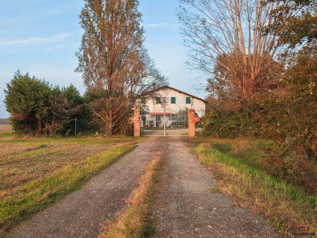 Villa Indipendente in vendita a Unione Terre di Pianura, Minerbio