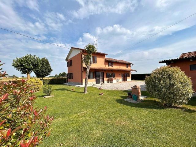 Villa Indipendente in vendita a Budrio, Reggio Emilia
