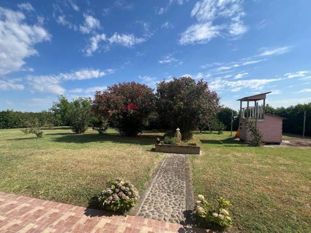 Villa Indipendente in vendita a Budrio, Reggio Emilia