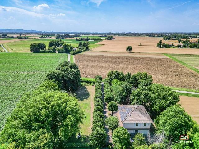 Villa Indipendente in vendita a Budrio, Reggio Emilia